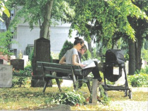 Leggere al cimitero